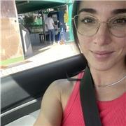 Salve, io sono Linda, sono laureata in scienze motorie ed ho frequentato il liceo scientifico della mia città. Le mie materie preferite sono anatomia e biologia , ed è per questo che mi rendo disponibile per le lezioni online di scienze